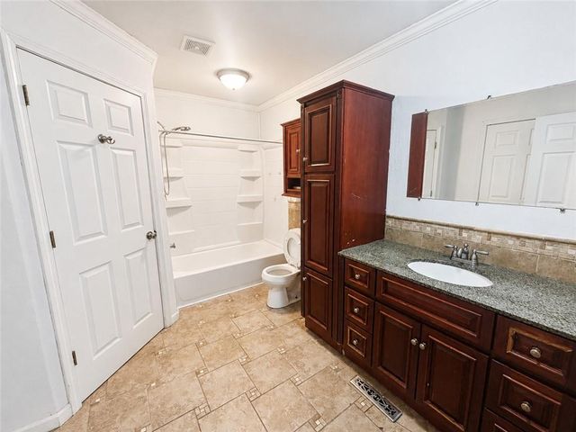 112 Sharon Lane, Garden City, MO 64747