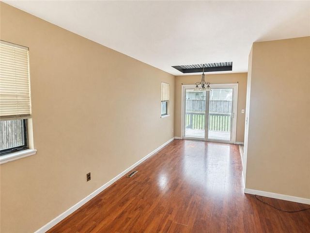 112 Sharon Lane, Garden City, MO 64747