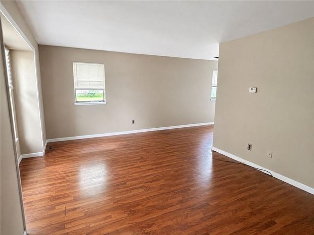 112 Sharon Lane, Garden City, MO 64747