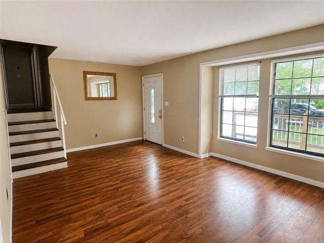112 Sharon Lane, Garden City, MO 64747