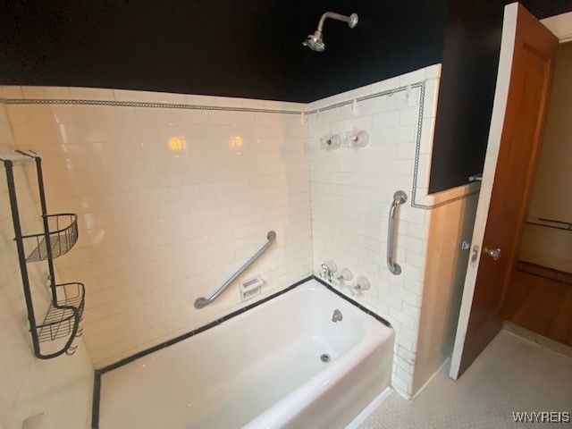 27 Henley Road Lower, Buffalo, NY 14216