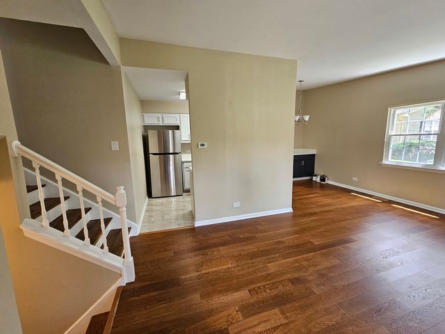 210 Redwood Court, Vernon Hills, IL 60061