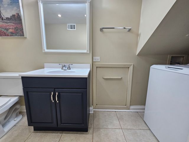 210 Redwood Court, Vernon Hills, IL 60061