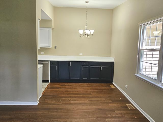 210 Redwood Court, Vernon Hills, IL 60061