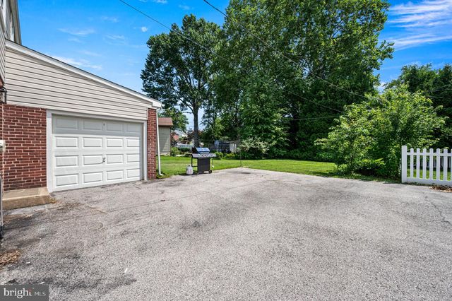 203 PINE RIDGE RD, Havertown, PA 19083