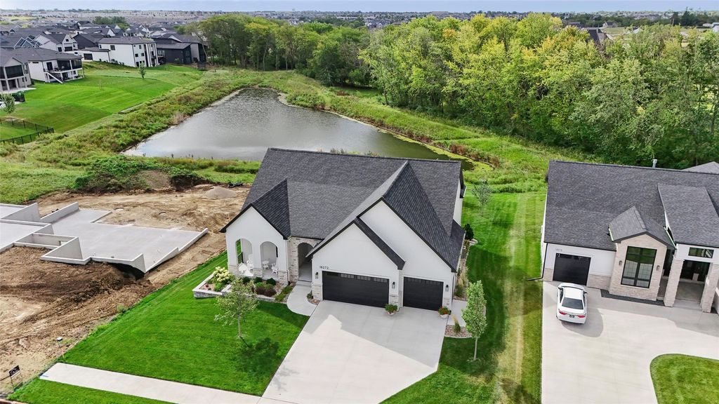 18272 Tanglewood Drive, Clive, IA 50325