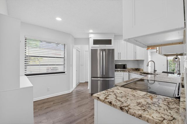 9074 Chatsworth Cascades, Boca Raton, FL 33434