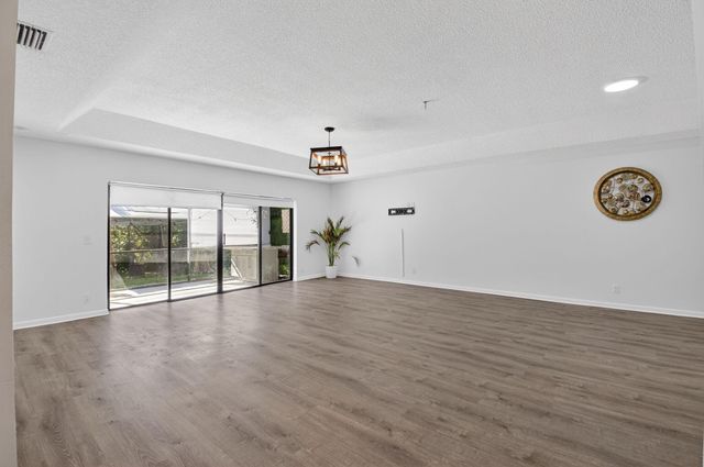 9074 Chatsworth Cascades, Boca Raton, FL 33434