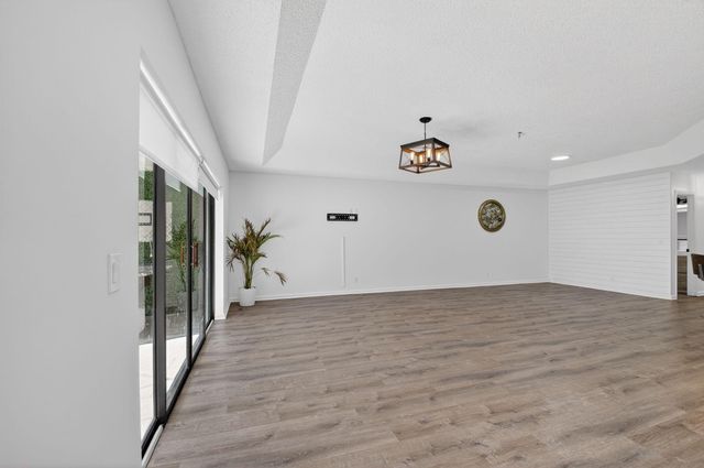 9074 Chatsworth Cascades, Boca Raton, FL 33434