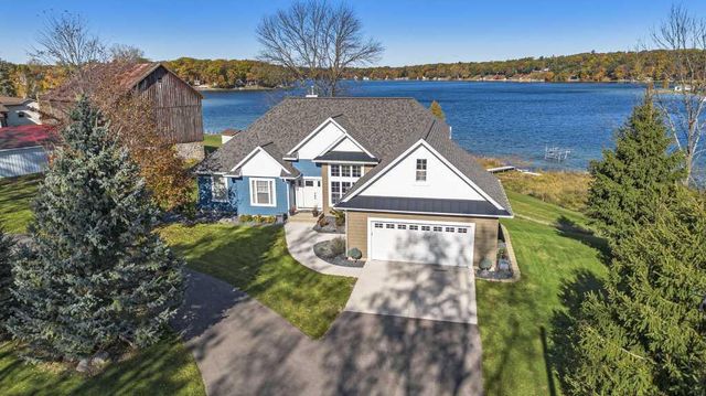 5909 E 92nd Street, Newaygo, MI 49337