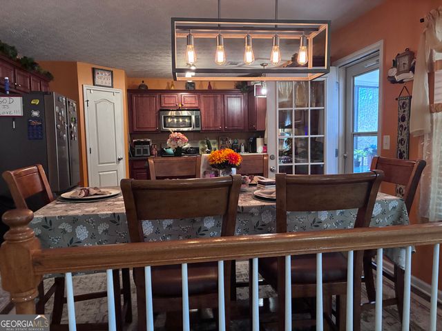 4323 Grove Lake Street, Loganville, GA 30052