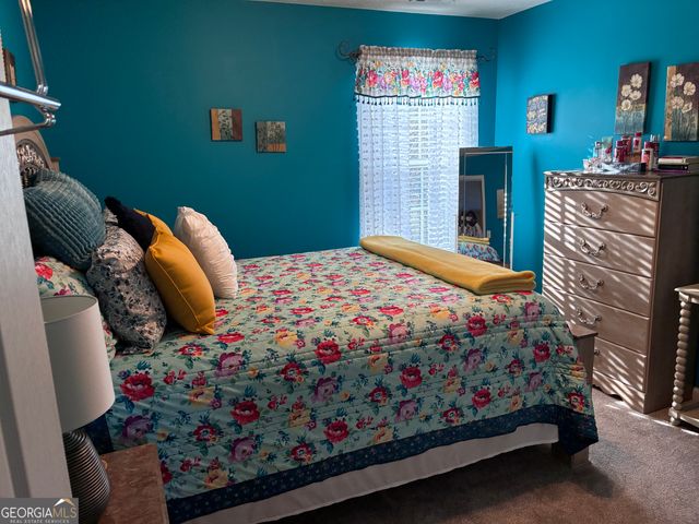 4323 Grove Lake Street, Loganville, GA 30052