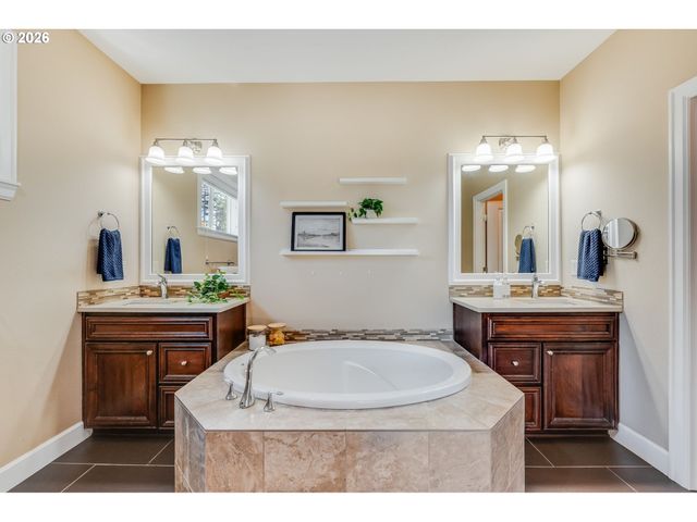 14317 Se VISTA HEIGHTS St, Happy Valley, OR 97086