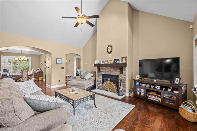 3445 Grandview Crossing Lane, Pfafftown, NC 27040