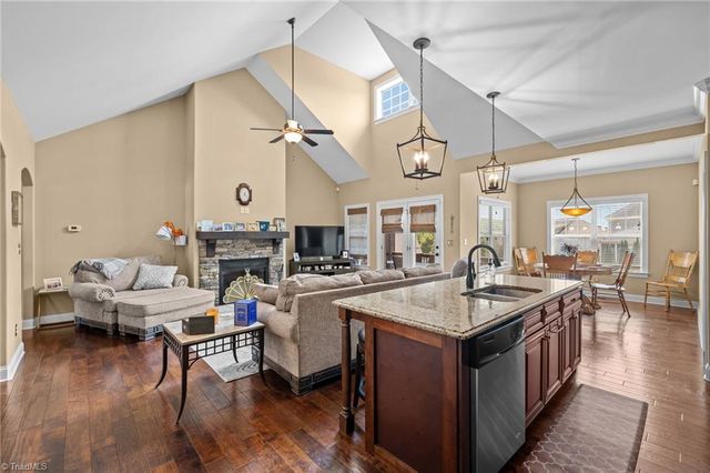 3445 Grandview Crossing Lane, Pfafftown, NC 27040
