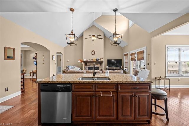 3445 Grandview Crossing Lane, Pfafftown, NC 27040