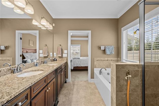 3445 Grandview Crossing Lane, Pfafftown, NC 27040