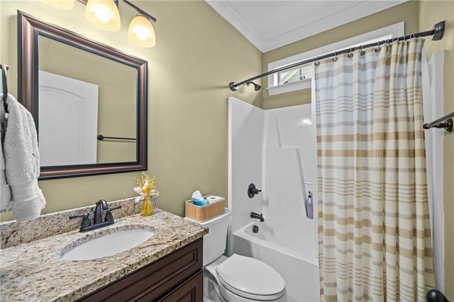 3445 Grandview Crossing Lane, Pfafftown, NC 27040