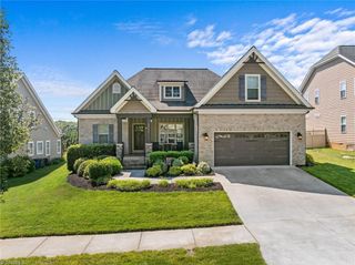 3445 Grandview Crossing Lane, Pfafftown, NC 27040