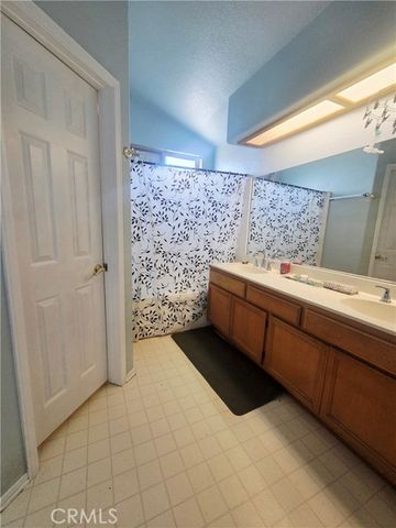 16339 Salinas, Victorville, CA 92394