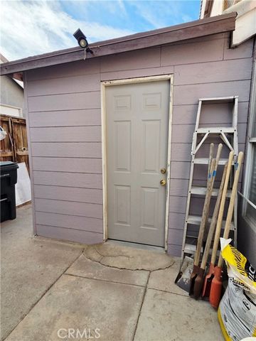 16339 Salinas, Victorville, CA 92394