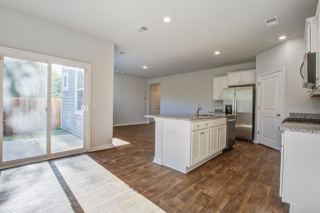 827 Kirby Court, Charleston, SC 29414