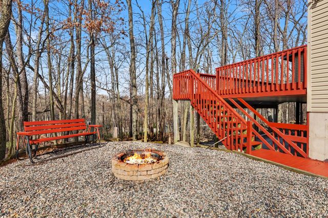 2011 Knollpoint Drive Ne, Ada Twp, MI 49301