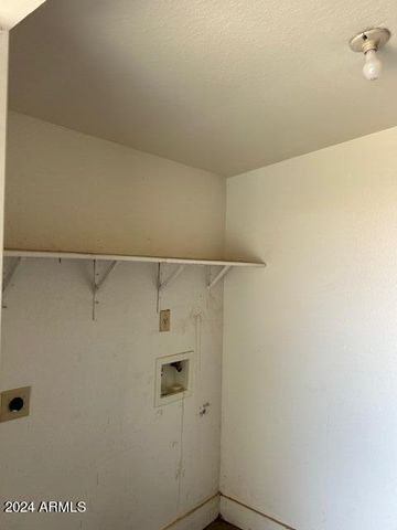 918 N STAPLEY Drive 1, Mesa, AZ 85203