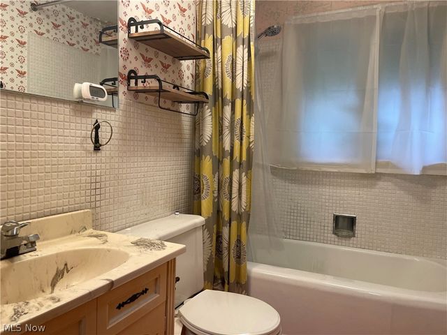 180 Paradise Road, Painesville Twp, OH 44077