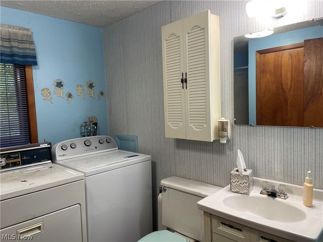 180 Paradise Road, Painesville Twp, OH 44077