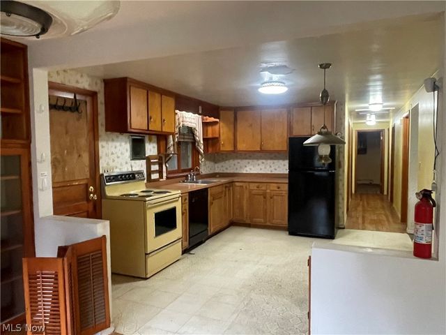 180 Paradise Road, Painesville Twp, OH 44077