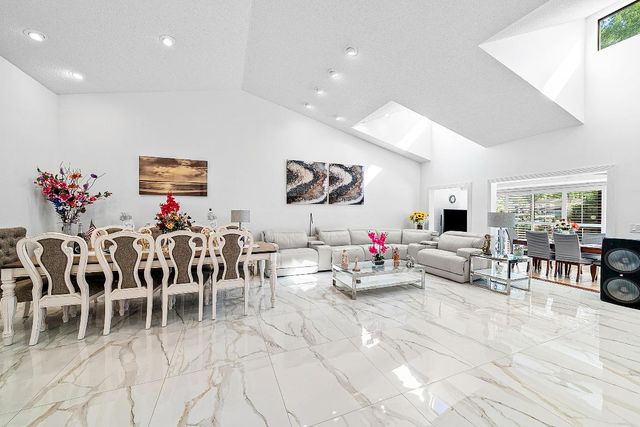 6858 Fountains Circle, Lake Worth, FL 33467