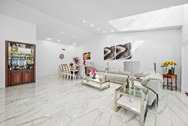 6858 Fountains Circle, Lake Worth, FL 33467