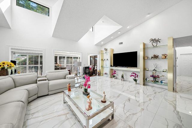 6858 Fountains Circle, Lake Worth, FL 33467