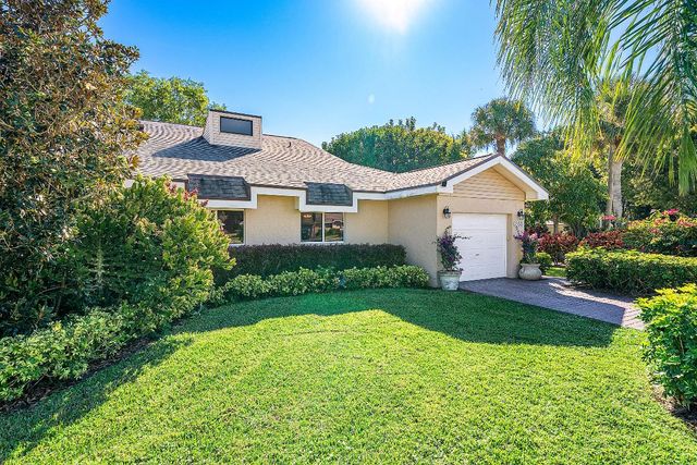 6858 Fountains Circle, Lake Worth, FL 33467