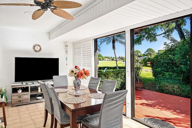 6858 Fountains Circle, Lake Worth, FL 33467