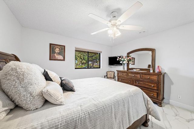 6858 Fountains Circle, Lake Worth, FL 33467