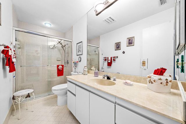 6858 Fountains Circle, Lake Worth, FL 33467