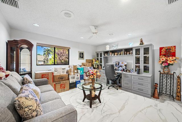 6858 Fountains Circle, Lake Worth, FL 33467