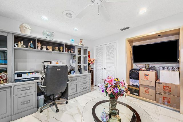 6858 Fountains Circle, Lake Worth, FL 33467