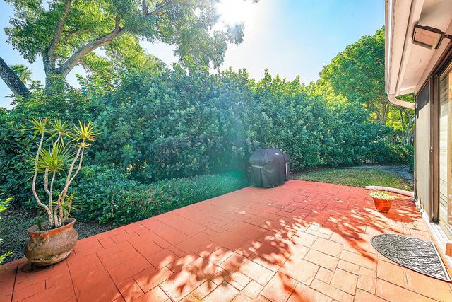 6858 Fountains Circle, Lake Worth, FL 33467