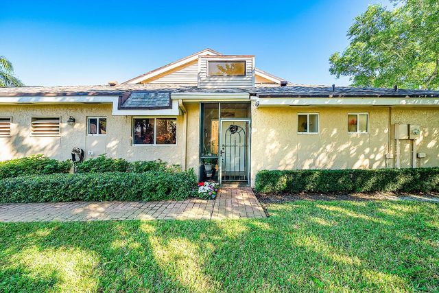 6858 Fountains Circle, Lake Worth, FL 33467