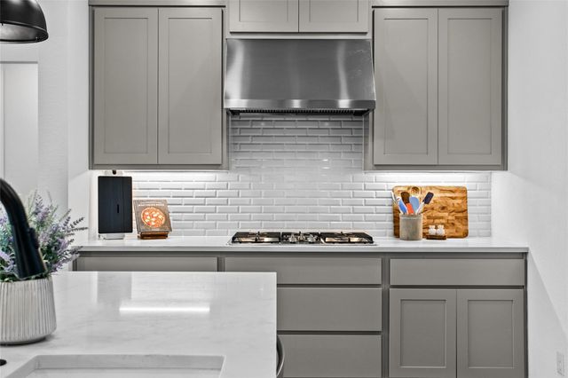 707 Two Creeks LN, Austin, TX 78737