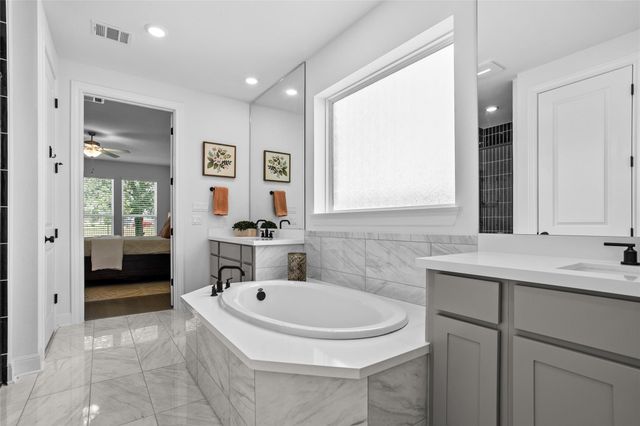 707 Two Creeks LN, Austin, TX 78737