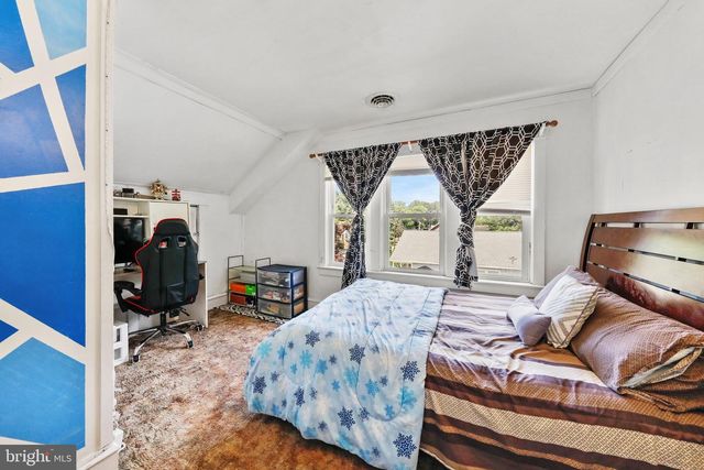 36 APPLE AVE, Bellmawr, NJ 08031