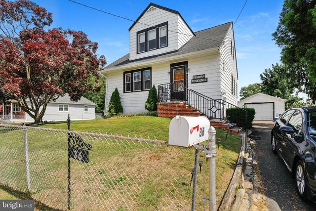 36 APPLE AVE, Bellmawr, NJ 08031