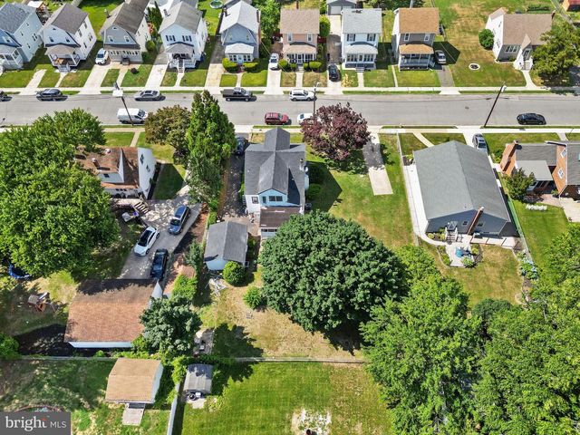 36 APPLE AVE, Bellmawr, NJ 08031