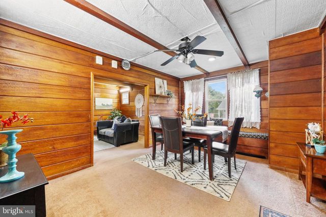 36 APPLE AVE, Bellmawr, NJ 08031