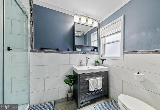 36 APPLE AVE, Bellmawr, NJ 08031