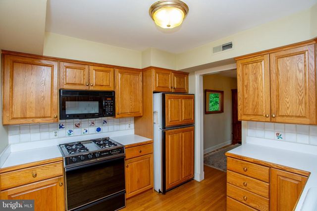 13 ROCK CREEK WOODS, Lambertville, NJ 08530